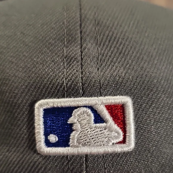 New Era Gray and Red Philadelphia Phillies Hat - Picture 3 of 7